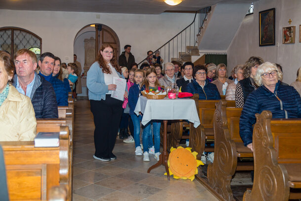 Thumbnail: _JA 24152 Erntedank in Hohenried, Sinvögel.jpg